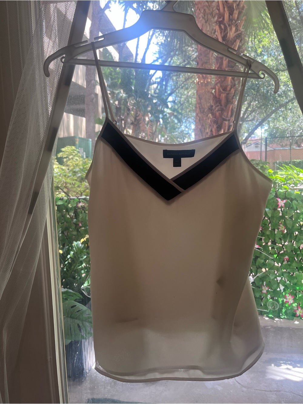 EUC! Banana Republic Polyester Cami w/Adjustable Straps, Black/White, Size XS